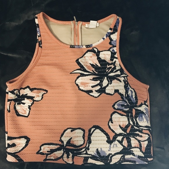 🌸Coral floral crop top Medium!! Price DROP!! - Picture 1 of 3